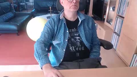 xtommix69 online show from April 7, 9:09 am