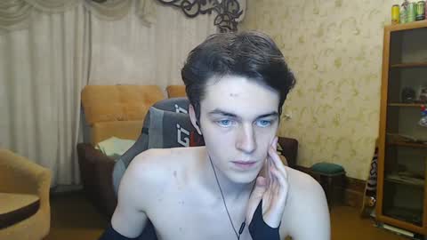 traqqq online show from December 24, 10:39 pm