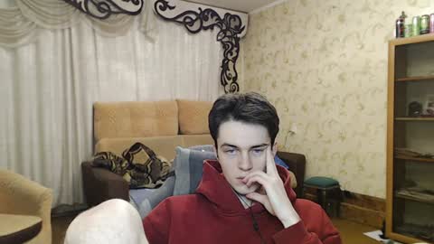 traqqq online show from December 6, 9:46 pm