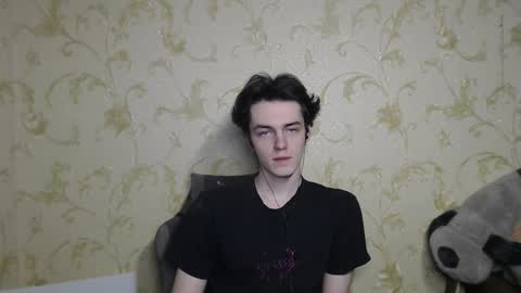 traqqq online show from December 22, 8:50 pm