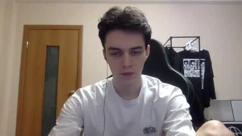 traqqq online show from February 11, 6:44 pm