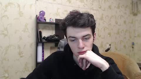 traqqq online show from February 20, 8:25 pm