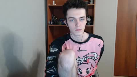 traqqq online show from September 25, 9:02 pm