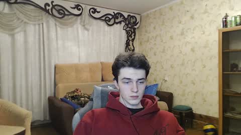 traqqq online show from December 9, 8:08 pm