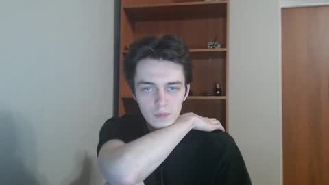 traqqq online show from December 5, 7:54 pm