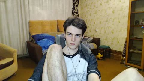 traqqq online show from December 22, 7:52 pm