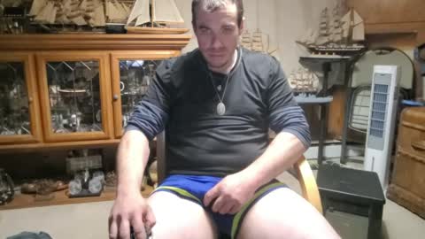 xxScubaStevexx online show from April 8, 5:08 am