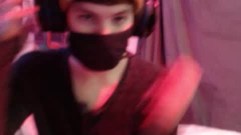 Snapshot of xxwhitefoxx chatting on October 11, 8:07 am David Fox online show from October 11, 8:07 am