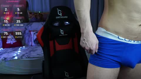 Snapshot of xxx_jane_xxx chatting on January 6, 1:19 pm     online show from January 6, 1:19 pm