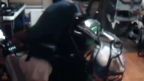 xxxonwheelz online show from November 17, 5:21 am