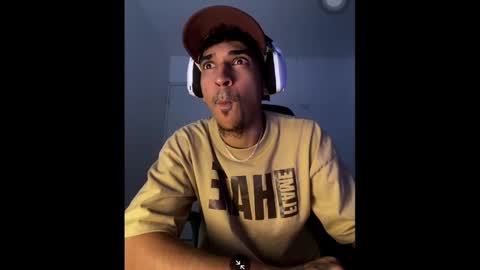 Y0ungman online show from March 12, 8:10 pm