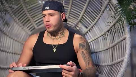 Snapshot of yamp_bigcock chatting on September 19, 4:35 am yamp sambrano online show from September 19, 4:35 am