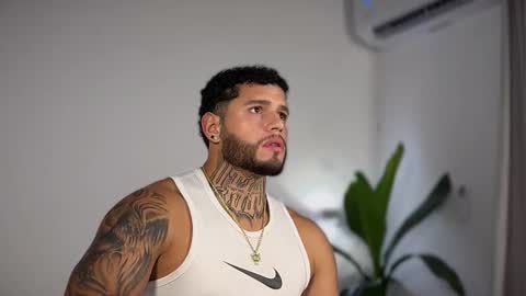 Snapshot of yamp_bigcock chatting on October 29, 2:14 am yamp sambrano online show from October 29, 2:14 am