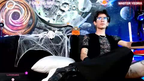 Snapshot of yedrix20 chatting on October 24, 3:08 am MASTER YEDRIX online show from October 24, 3:08 am