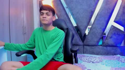 Snapshot of yef_thinn chatting on October 17, 3:32 am yef_thinn online show from October 17, 3:32 am