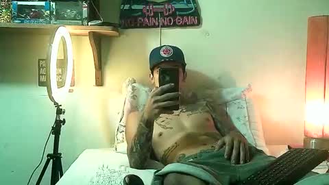 yeisoncastellanos1999 online show from April 27, 10:04 pm