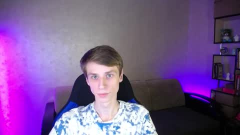 Snapshot of yes_cute_boy_ chatting on October 16, 8:50 pm Eden online show from October 16, 8:50 pm