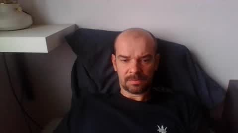 yewloo online show from December 22, 10:01 am