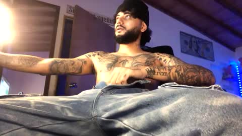 Snapshot of yio__cohen chatting on January 9, 1:29 am yio cohen  online show from January 9, 1:29 am