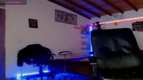 Snapshot of yio__cohen chatting on December 18, 5:26 am yio cohen  online show from December 18, 5:26 am
