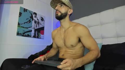 Yiyo online show from February 23, 4:33 am