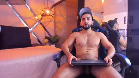 Yiyo online show from April 24, 4:37 am