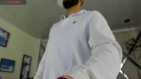 Yiyo online show from February 18, 4:04 am