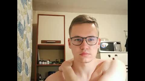 Yminoske online show from November 9, 6:12 pm