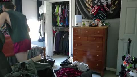 Yogurtmaker online show from April 12, 7:15 pm