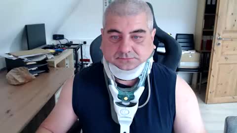 yoschi1976 online show from September 28, 9:40 am