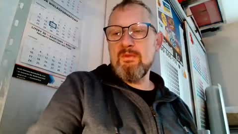 Snapshot of your_tipie chatting on October 27, 11:01 am your_tipie online show from October 27, 11:01 am