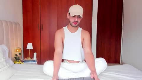 Snapshot of yourboynextdoor1 chatting on September 15, 6:09 pm YOURBOYNEXTDOOR online show from September 15, 6:09 pm