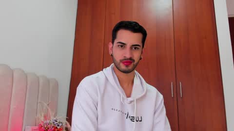 Snapshot of yourboynextdoor1 chatting on December 25, 9:43 pm YOURBOYNEXTDOOR online show from December 25, 9:43 pm