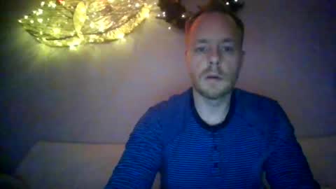 yourlove8523 online show from December 17, 4:09 am