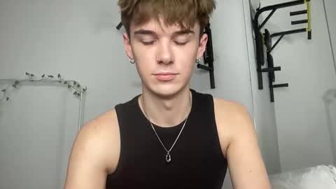 yoursweetyguy online show from November 27, 6:33 pm