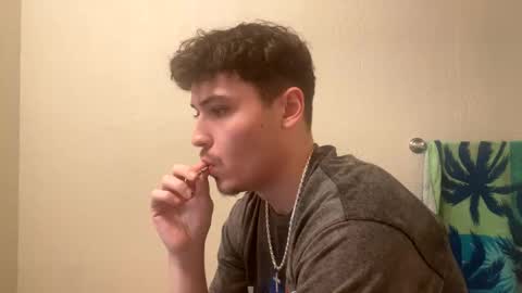 Snapshot of yungstudbev chatting on December 31, 9:50 pm yungstudbev online show from December 31, 9:50 pm