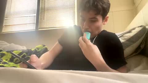 Snapshot of yungstudbev chatting on January 22, 2:46 pm yungstudbev online show from January 22, 2:46 pm