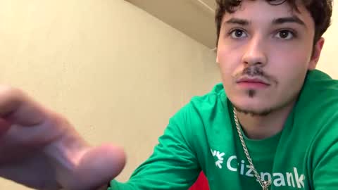 Snapshot of yungstudbev chatting on October 17, 2:04 am yungstudbev online show from October 17, 2:04 am