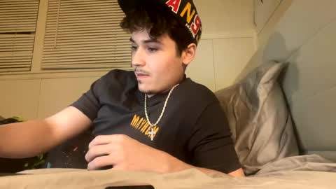 Snapshot of yungstudbev chatting on January 29, 1:05 am yungstudbev online show from January 29, 1:05 am