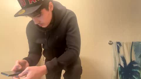 Snapshot of yungstudbev chatting on February 9, 3:22 am yungstudbev online show from February 9, 3:22 am