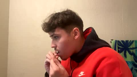 Snapshot of yungstudbev chatting on December 25, 9:54 pm yungstudbev online show from December 25, 9:54 pm