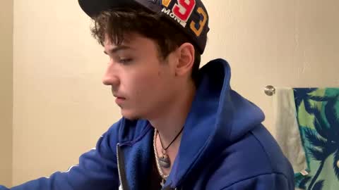 Snapshot of yungstudbev chatting on January 17, 10:44 am yungstudbev online show from January 17, 10:44 am