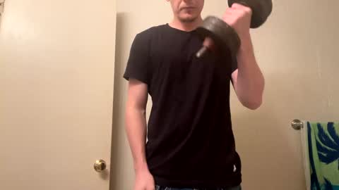 Snapshot of yungstudbev chatting on December 9, 12:56 am yungstudbev online show from December 9, 12:56 am