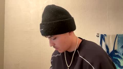 Snapshot of yungstudbev chatting on December 24, 11:33 pm yungstudbev online show from December 24, 11:33 pm