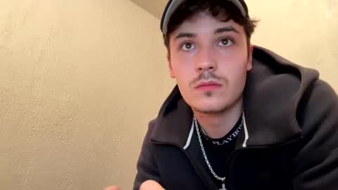 Snapshot of yungstudbev chatting on October 5, 2:37 am yungstudbev online show from October 5, 2:37 am