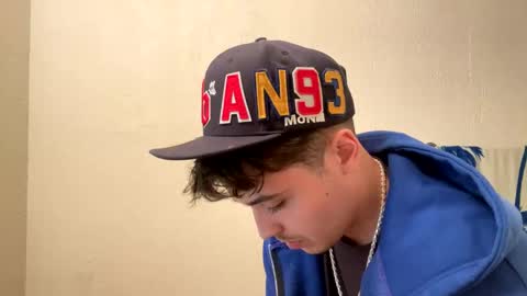 Snapshot of yungstudbev chatting on December 21, 10:52 pm yungstudbev online show from December 21, 10:52 pm