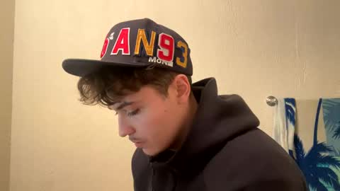 Snapshot of yungstudbev chatting on January 3, 9:26 pm yungstudbev online show from January 3, 9:26 pm