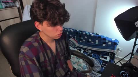 yurii_moody online show from September 24, 5:11 pm