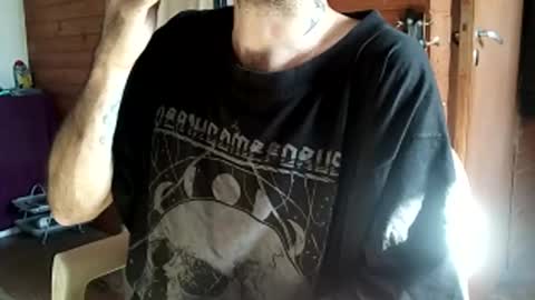 Yuumi online show from April 5, 8:05 pm