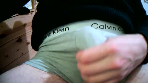 Snapshot of yvngsubtoyboy chatting on October 19, 10:46 pm Tim online show from October 19, 10:46 pm